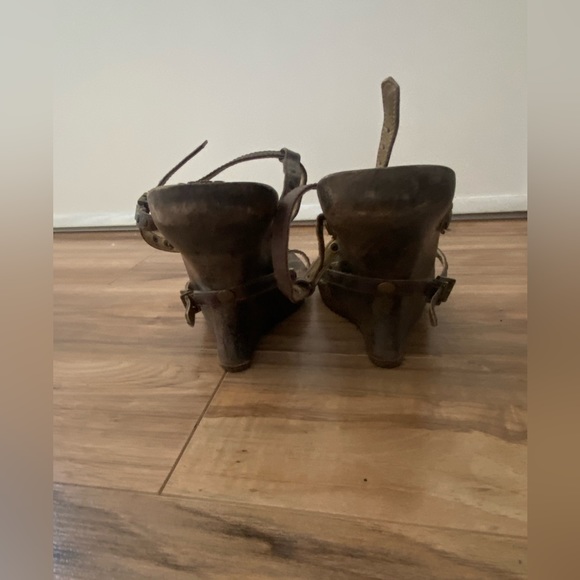 Wood Heels - Picture 7 of 11